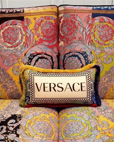 disegni versace cuscini|Scopri la nuova collezione di cuscini Versace su FARFETCH.